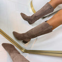 SUEDINE COWBOY LAARS T-272