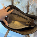 GUESS MERIDIAN LARGE GIRLFRIEND BAG OS697423 - LATTE LOGO