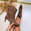 FEINE WILDLEDER-STIEFELETTE MIT ABSATZ DES8032 - BROWN/SUE