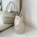 GUESS CALEBRA DRAWSTRING BAG BG953623