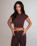 UNIQUE THE LABEL GILL CROPPED TEE CACAO