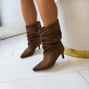 FEINE WILDLEDER-STIEFELETTE MIT ABSATZ DES8032 - BROWN/SUE