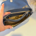 GUESS LINDSEY CONVERTIBLE XBODY FLAP BAG SG974921 - SLATTE LOGO