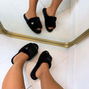 GUESS FUR SLIPPER/PANTOFFEL O6BZ04W3498 - BLACK