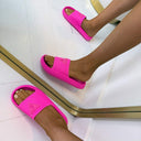 GUESS GUMMISLIPPERS E6GZ19WG5X0 - G6J7 PINK