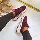 STEVE MADDEN POSSESSION-E SNEAKER 0033 - CHERRY LACQ SUEDE