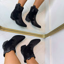 STUDDIE COWBOY BOOTIE DES8001